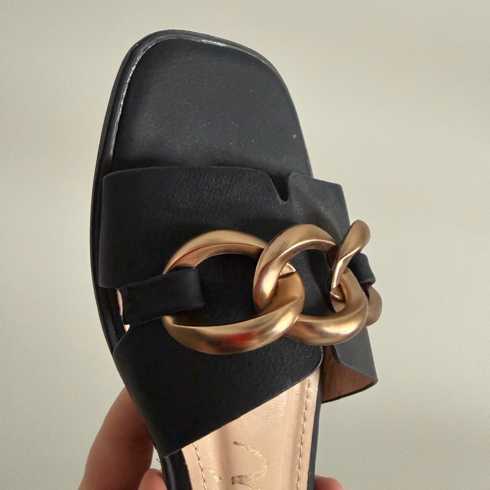 CCOCCI Women's Black Sandals with Gold Chain Detail - Picture 6 of 6